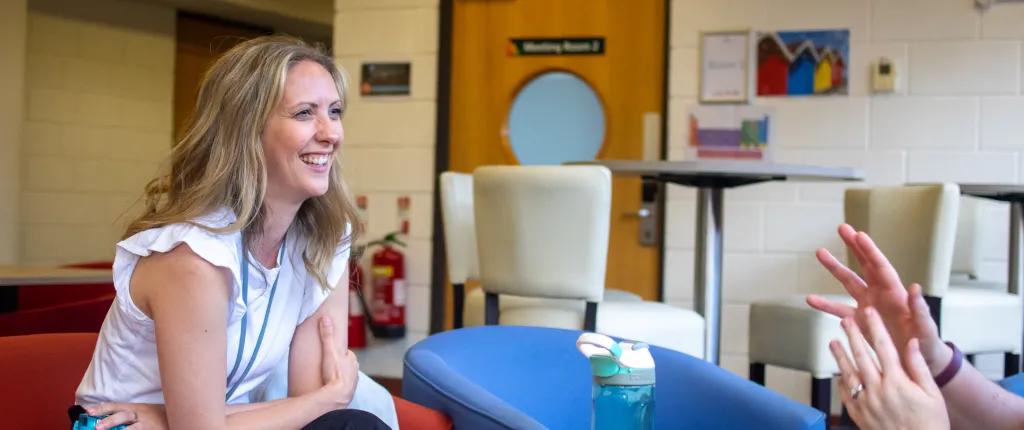 Ellie Payne chatting