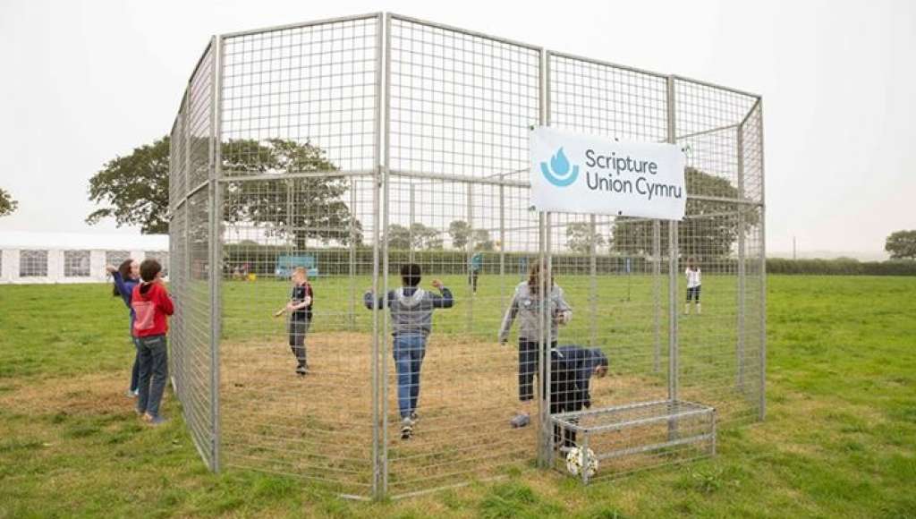 Football cage games Cage soccer