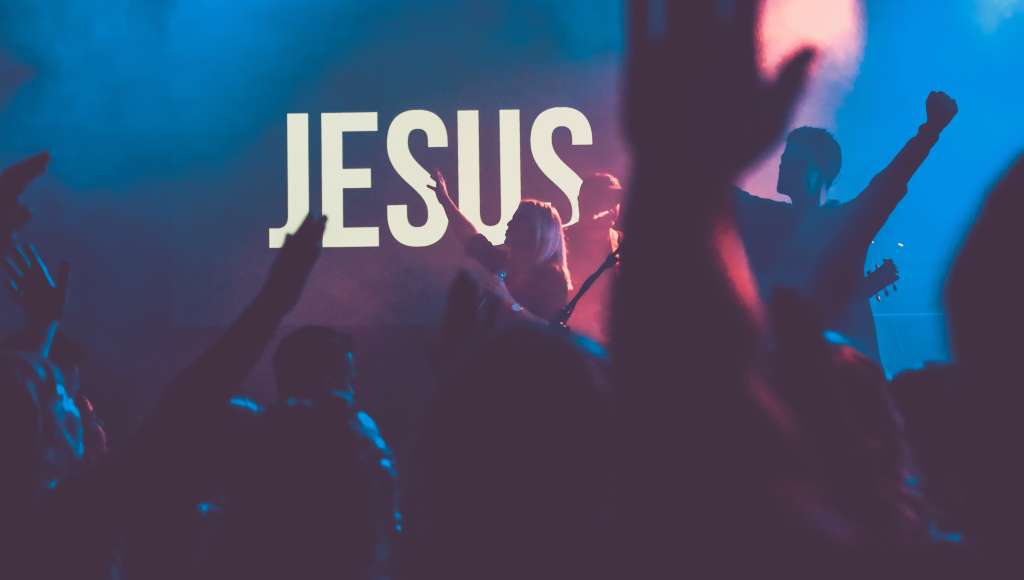 Worshipping crowd