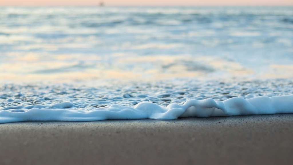 Lapping sea