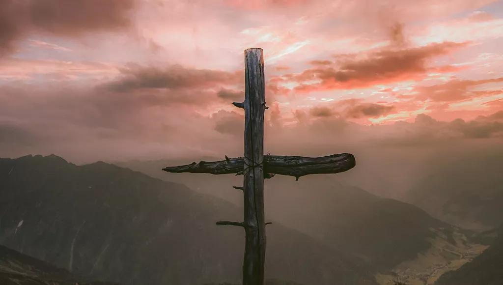 Cross sunset