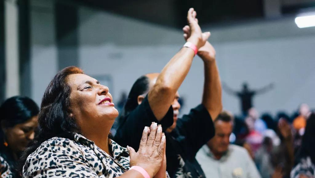 People worshipping