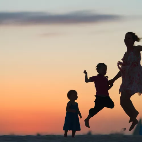 silhouettes jumping
